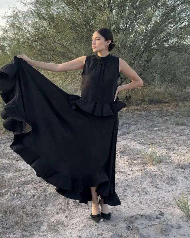 SET NEGRO BLUSA Y FALDA CON OLAN