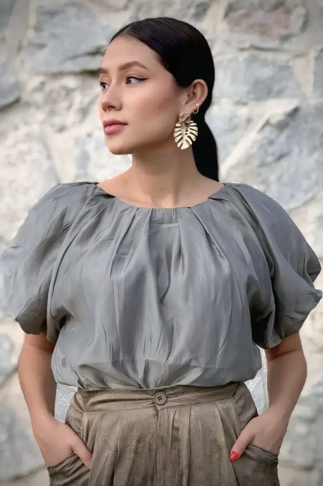 BLUSA SATIN GRIS